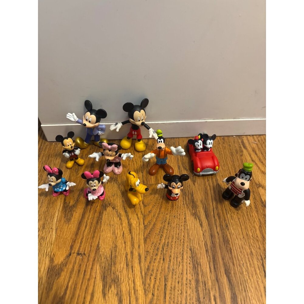 Vintage Disney Mickey & Friends Figurine Set Of 11 Characters Plastic Collectibl